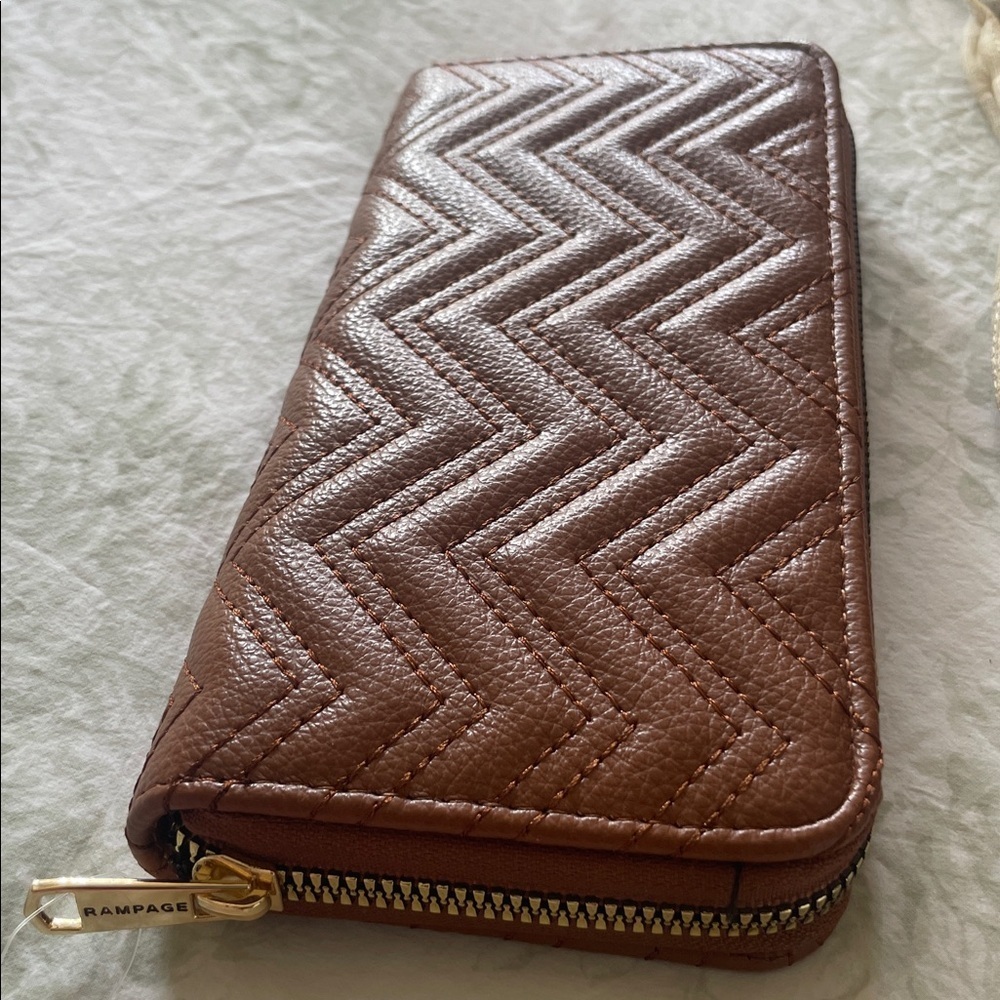 RAMPAGE BNWT Brown Chevron Wallet with R Logo - Picture 4 of 6